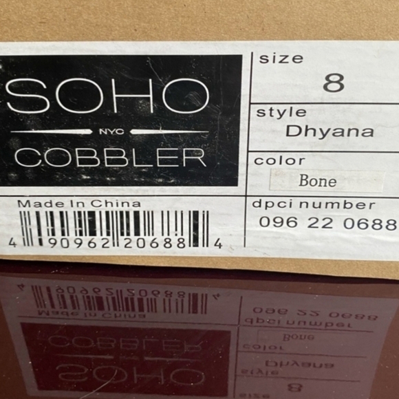 Shoe's - Picture 3 of 3